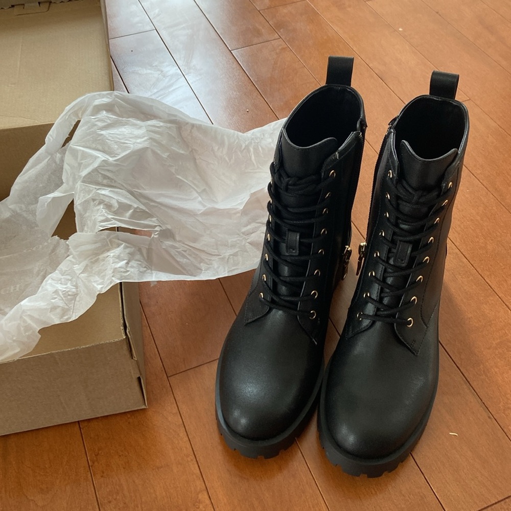 Coach leather boots. 7.5 - Picture 3 of 9